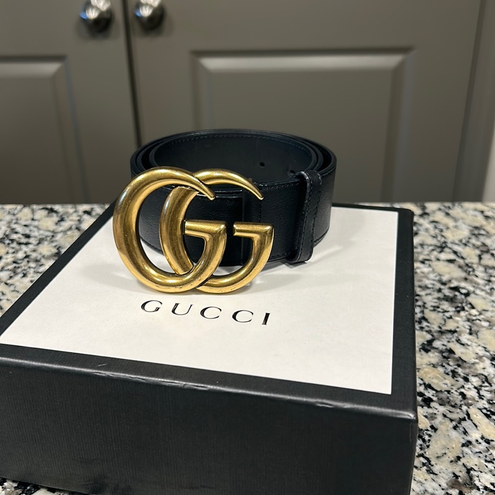 Authentic Gucci Marmont black leather belt with G buckle
